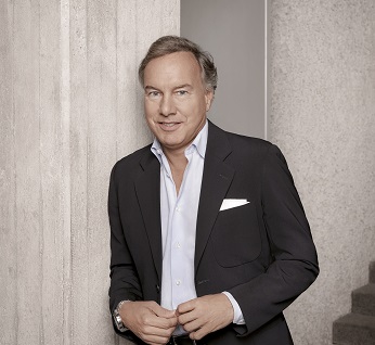 „Mehr Haltung, bitte!“ – Die gesellschaftliche Verantwortung der Unterhaltungsbranche. Mit Nico Hofmann