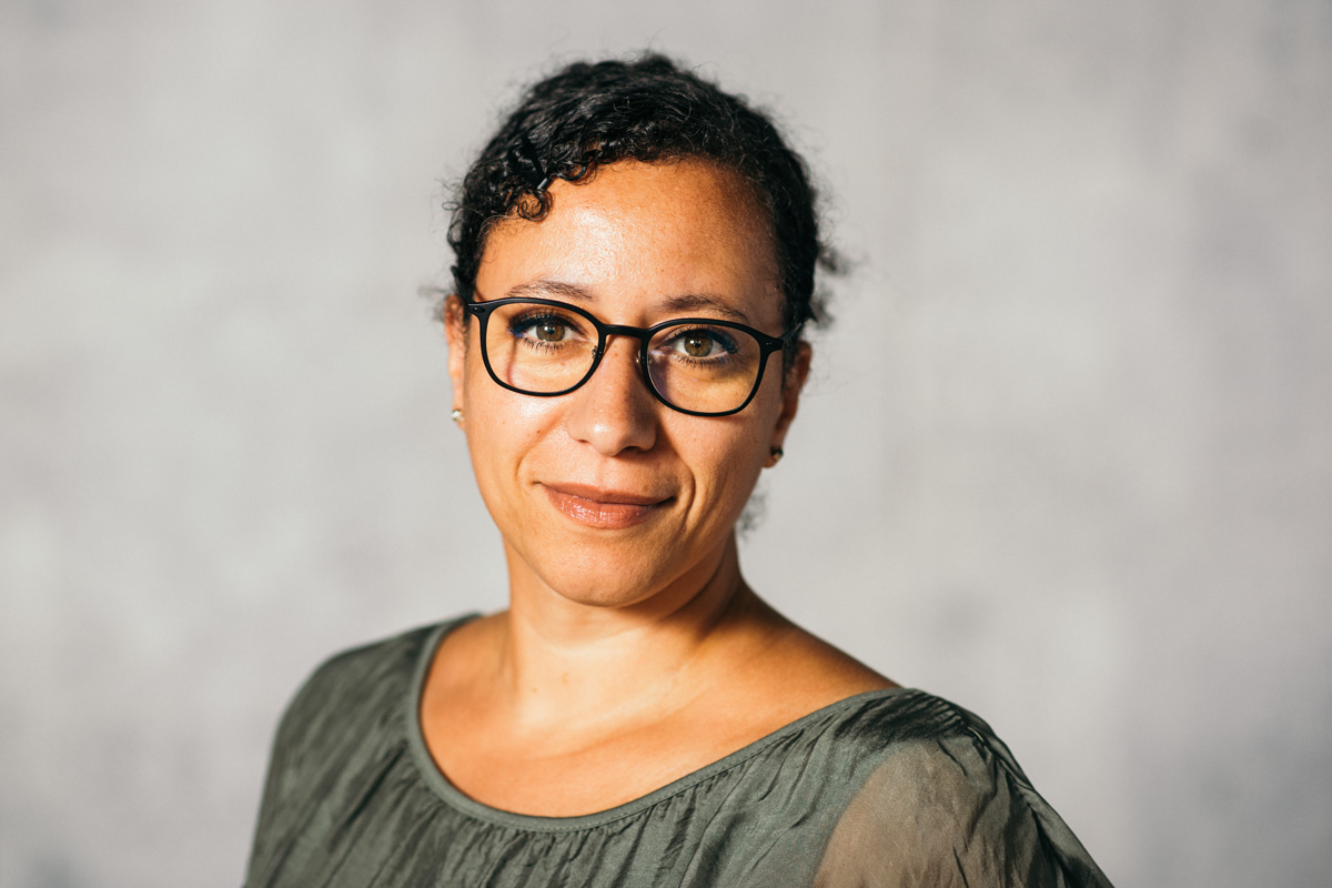 Instagram Live-Talk @beyond_a_single_story: Bildungsarbeit nach Hanau. Mit Deborah Krieg