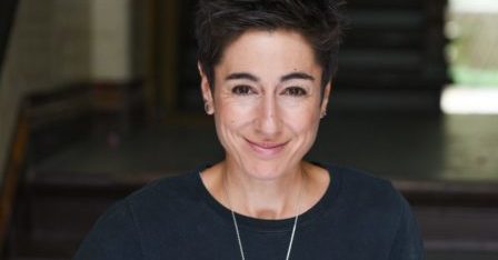 Online-Talk: „Sendepause oder doch im Gespräch bleiben?  Wie Journalist*innen (rechts)extremen Erzählungen und Angriffen begegnen“ mit Dunja Hayali